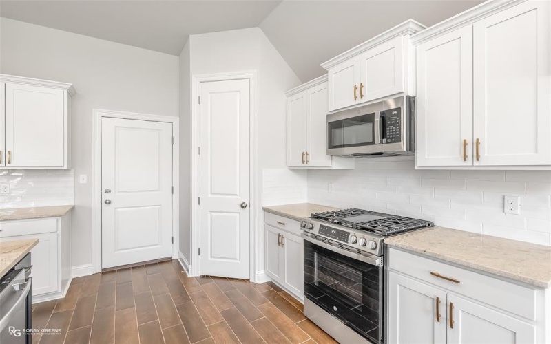 330 Prien Lake Loop, Bossier City, LA 71111, 5 Bedrooms Bedrooms, ,3 BathroomsBathrooms,Residential,For Sale,330 Prien Lake Loop,0,21067816