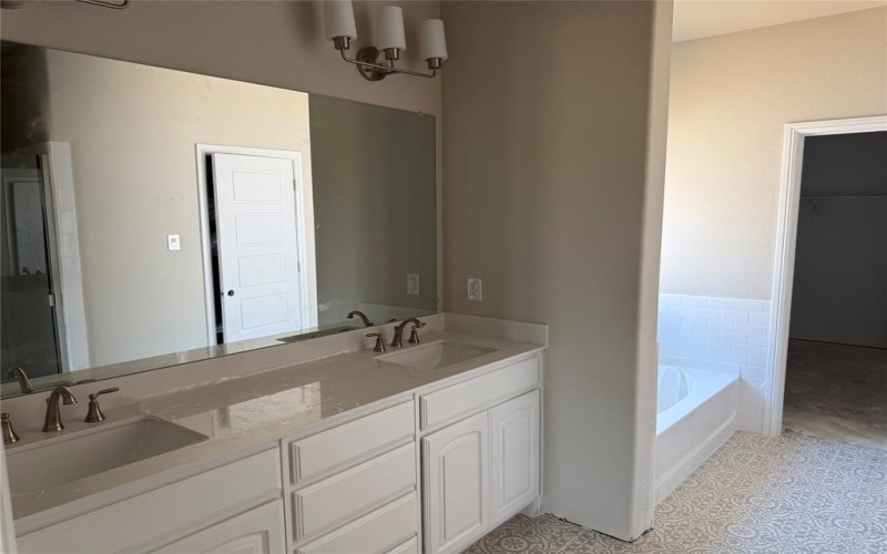 1033 Nighthawk Trail, Alvarado, TX 76009, 3 Bedrooms Bedrooms, ,2 BathroomsBathrooms,Residential,For Sale,1033 Nighthawk Trail,0,21067849