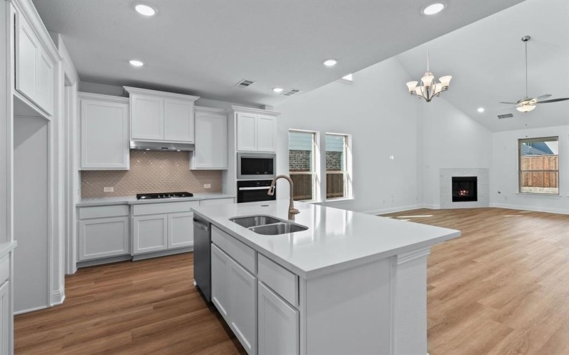 614 Cork Drive, Celina, TX 75009, 4 Habitaciones Habitaciones , ,3 BañosBaños,Residential,En Venta,614 Cork Drive,0,21067886