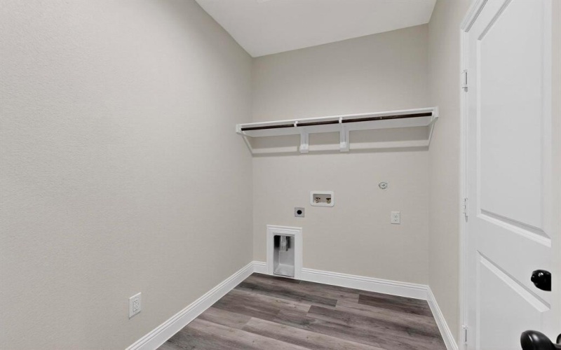 705 E Denton Street, Ennis, TX 75119, 3 Bedrooms Bedrooms, ,2 BathroomsBathrooms,Residential,For Sale,705 E Denton Street,0,21067941