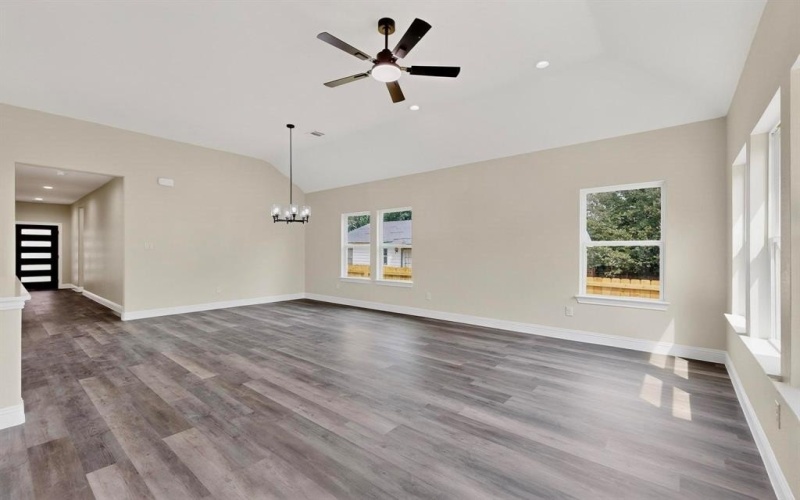 705 E Denton Street, Ennis, TX 75119, 3 Bedrooms Bedrooms, ,2 BathroomsBathrooms,Residential,For Sale,705 E Denton Street,0,21067941