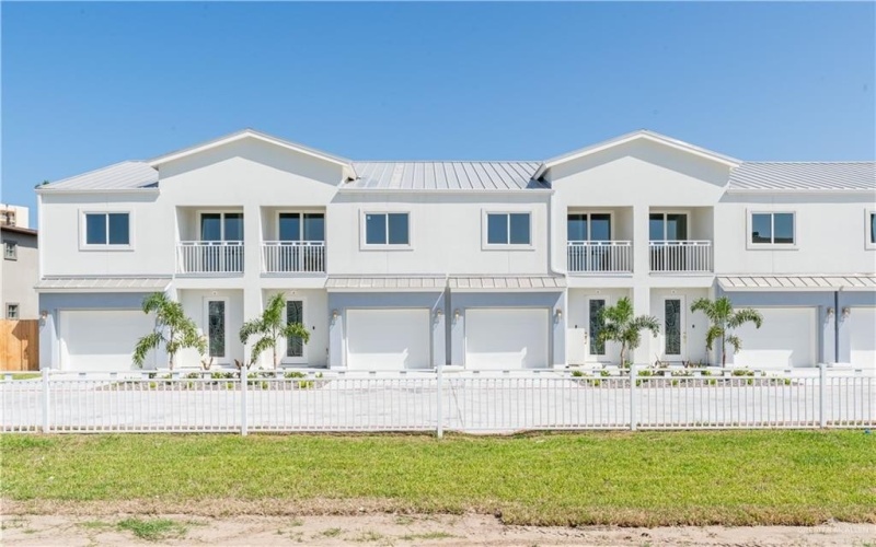 109 E Parade Drive #E, South Padre Island, TX 78597, 2 Habitaciones Habitaciones , ,2 BañosBaños,Residential,En Venta,109 E Parade Drive,409716