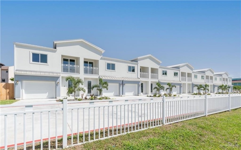 109 E Parade Drive #E, South Padre Island, TX 78597, 2 Habitaciones Habitaciones , ,2 BañosBaños,Residential,En Venta,109 E Parade Drive,409716