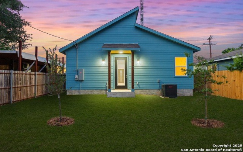 1422 Sherman, San Antonio, TX 78202, 3 Bedrooms Bedrooms, ,2 BathroomsBathrooms,Residential,For Sale,1422 Sherman,0,1909960