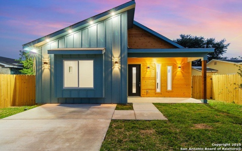 1422 Sherman, San Antonio, TX 78202, 3 Bedrooms Bedrooms, ,2 BathroomsBathrooms,Residential,For Sale,1422 Sherman,0,1909960