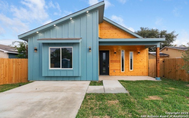 1422 Sherman, San Antonio, TX 78202, 3 Bedrooms Bedrooms, ,2 BathroomsBathrooms,Residential,For Sale,1422 Sherman,0,1909960