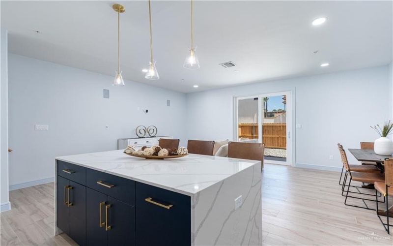 109 E Parade Drive #G, South Padre Island, TX 78597, 2 Habitaciones Habitaciones , ,2 BañosBaños,Residential,En Venta,109 E Parade Drive,409718