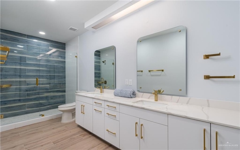 109 E Parade Drive #H, South Padre Island, TX 78597, 2 Bedrooms Bedrooms, ,2 BathroomsBathrooms,Residential,For Sale,109 E Parade Drive,409719
