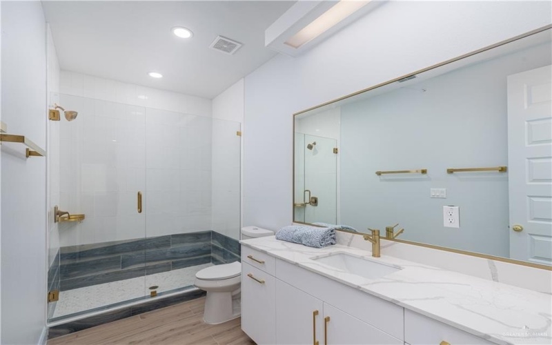 109 E Parade Drive #H, South Padre Island, TX 78597, 2 Bedrooms Bedrooms, ,2 BathroomsBathrooms,Residential,For Sale,109 E Parade Drive,409719