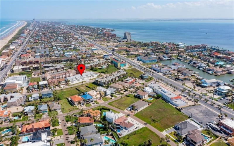 109 E Parade Drive #H, South Padre Island, TX 78597, 2 Bedrooms Bedrooms, ,2 BathroomsBathrooms,Residential,For Sale,109 E Parade Drive,409719