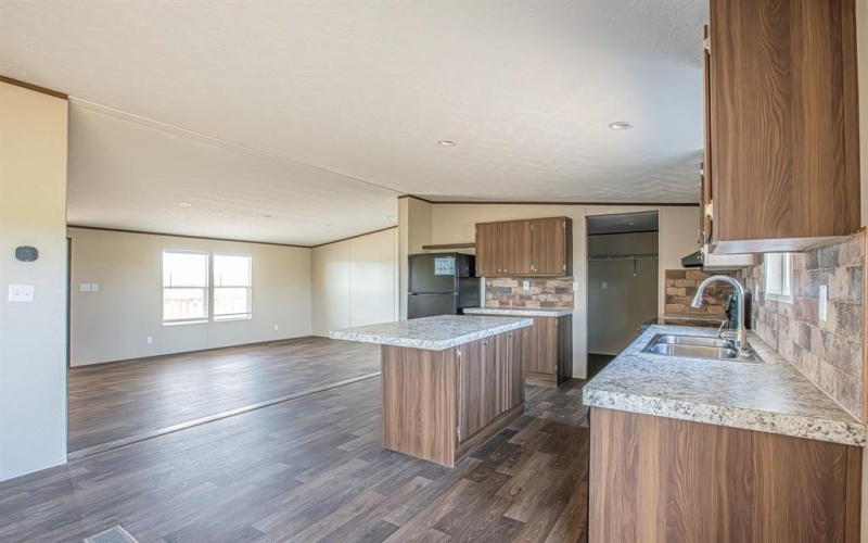 400 Leech Road, Poolville, TX 76487, 5 Bedrooms Bedrooms, ,3 BathroomsBathrooms,Residential,For Sale,400 Leech Road,0,21067818