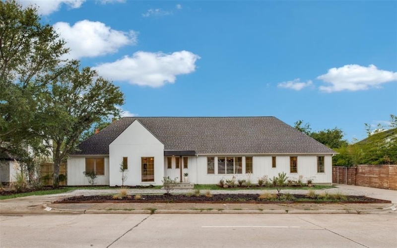 11131 Hillcrest Road, Dallas, TX 75230, 5 Bedrooms Bedrooms, ,6 BathroomsBathrooms,Residential,For Sale,11131 Hillcrest Road,0,21068010