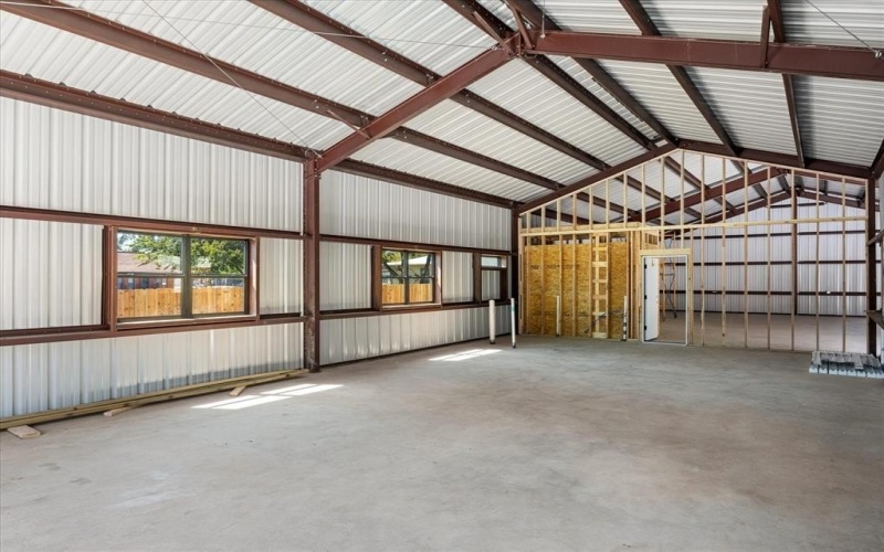 619 N Crockett Street, Granbury, TX 76048, ,Commercial Sale,For Sale,619 N Crockett Street,0,21068300