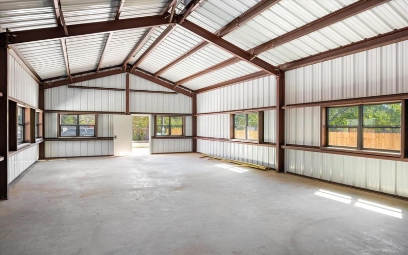 619 N Crockett Street, Granbury, TX 76048, ,Commercial Sale,For Sale,619 N Crockett Street,0,21068300