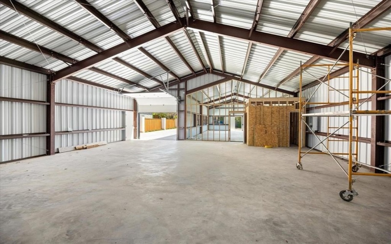 619 N Crockett Street, Granbury, TX 76048, ,Commercial Sale,For Sale,619 N Crockett Street,0,21068300