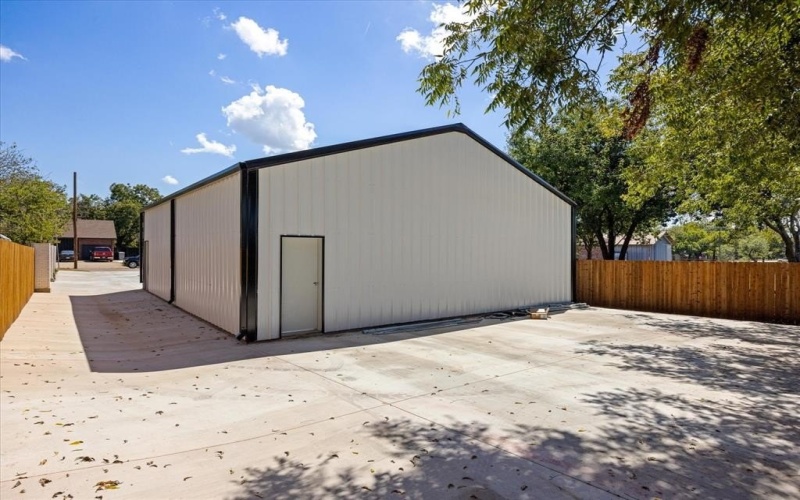 619 N Crockett Street, Granbury, TX 76048, ,Commercial Sale,For Sale,619 N Crockett Street,0,21068300
