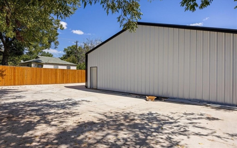619 N Crockett Street, Granbury, TX 76048, ,Commercial Sale,For Sale,619 N Crockett Street,0,21068300