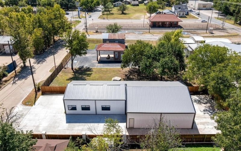 619 N Crockett Street, Granbury, TX 76048, ,Commercial Sale,For Sale,619 N Crockett Street,0,21068300