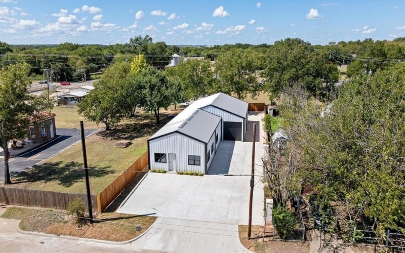 619 N Crockett Street, Granbury, TX 76048, ,Commercial Sale,For Sale,619 N Crockett Street,0,21068300