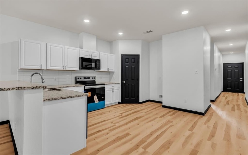 1110 College Street #2, Grand Prairie, TX 75050, 11 Habitaciones Habitaciones , ,8 BañosBaños,Residential,En Venta,1110 College Street,0,21068328