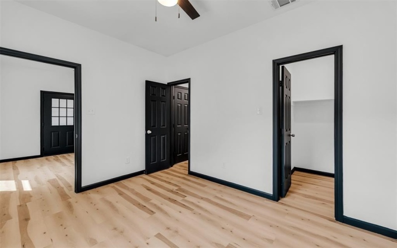 1110 College Street #2, Grand Prairie, TX 75050, 11 Habitaciones Habitaciones , ,8 BañosBaños,Residential,En Venta,1110 College Street,0,21068328