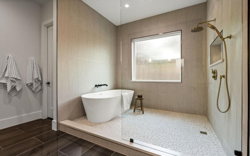 9124 Lynbrook Drive, Dallas, TX 75238, 5 Bedrooms Bedrooms, ,6 BathroomsBathrooms,Residential,For Sale,9124 Lynbrook Drive,0,21066480