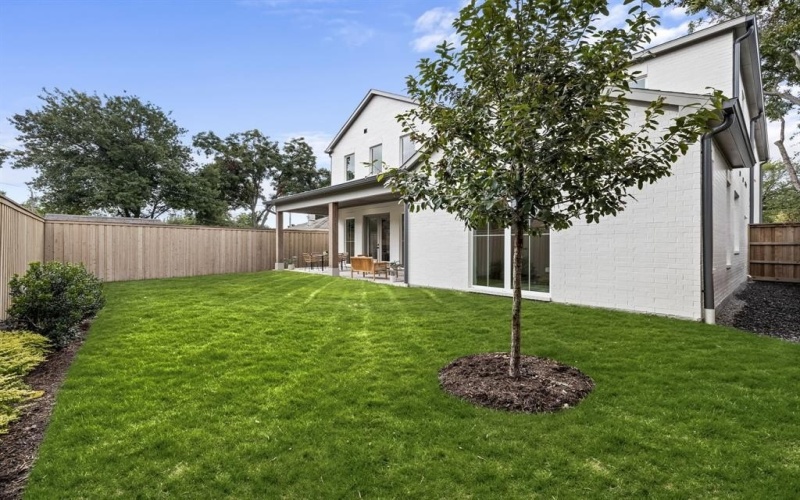9124 Lynbrook Drive, Dallas, TX 75238, 5 Bedrooms Bedrooms, ,6 BathroomsBathrooms,Residential,For Sale,9124 Lynbrook Drive,0,21066480