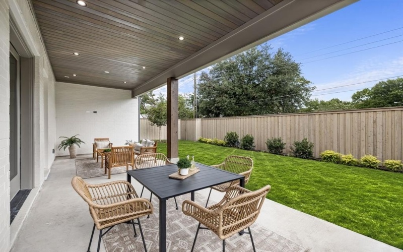 9124 Lynbrook Drive, Dallas, TX 75238, 5 Bedrooms Bedrooms, ,6 BathroomsBathrooms,Residential,For Sale,9124 Lynbrook Drive,0,21066480