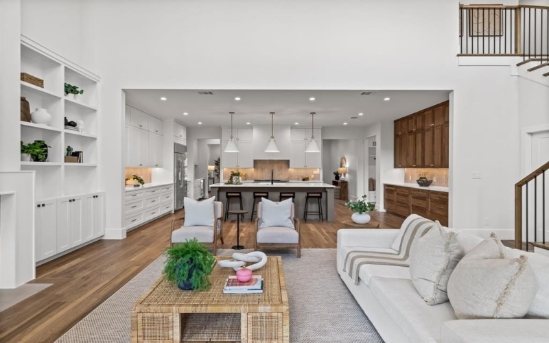 9124 Lynbrook Drive, Dallas, TX 75238, 5 Bedrooms Bedrooms, ,6 BathroomsBathrooms,Residential,For Sale,9124 Lynbrook Drive,0,21066480
