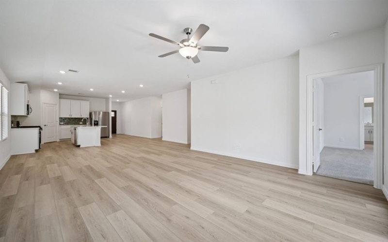 2125 Mustang Way, Seagoville, TX 75159, 3 Habitaciones Habitaciones , ,2 BañosBaños,Residential,En Venta,2125 Mustang Way,0,21066495