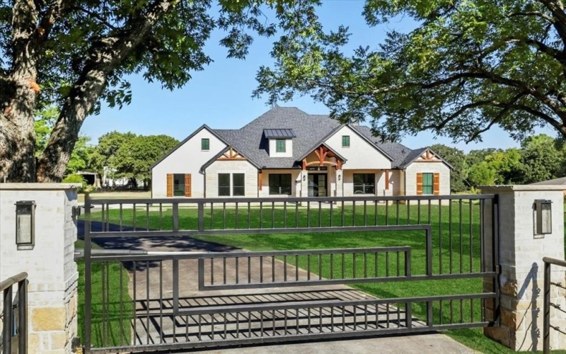 2736 County Road 804a Road, Burleson, TX 76028, 5 Habitaciones Habitaciones , ,3 BañosBaños,Residential,En Venta,2736 County Road 804a Road,0,21067452