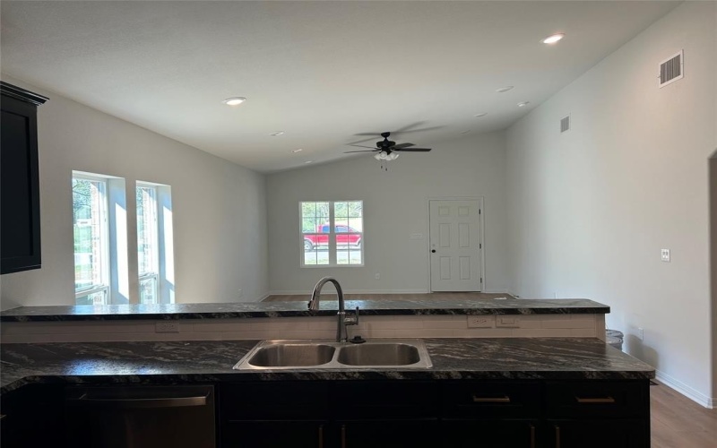 410 Conway Street, Lacy Lakeview, TX 76705, 3 Habitaciones Habitaciones , ,2 BañosBaños,Residential,En Venta,410 Conway Street,0,21068563