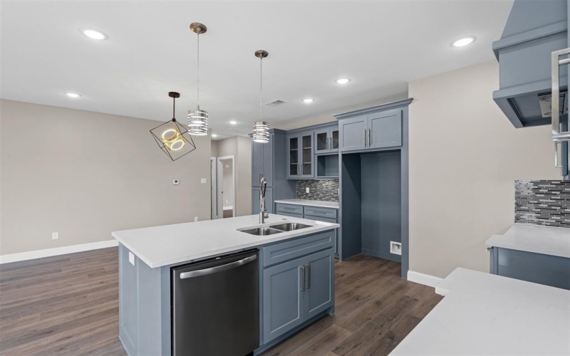 913 Pease River Drive, Granbury, TX 76048, 3 Bedrooms Bedrooms, ,2 BathroomsBathrooms,Residential,For Sale,913 Pease River Drive,0,21068628