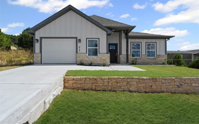913 Pease River Drive, Granbury, TX 76048, 3 Bedrooms Bedrooms, ,2 BathroomsBathrooms,Residential,For Sale,913 Pease River Drive,0,21068628