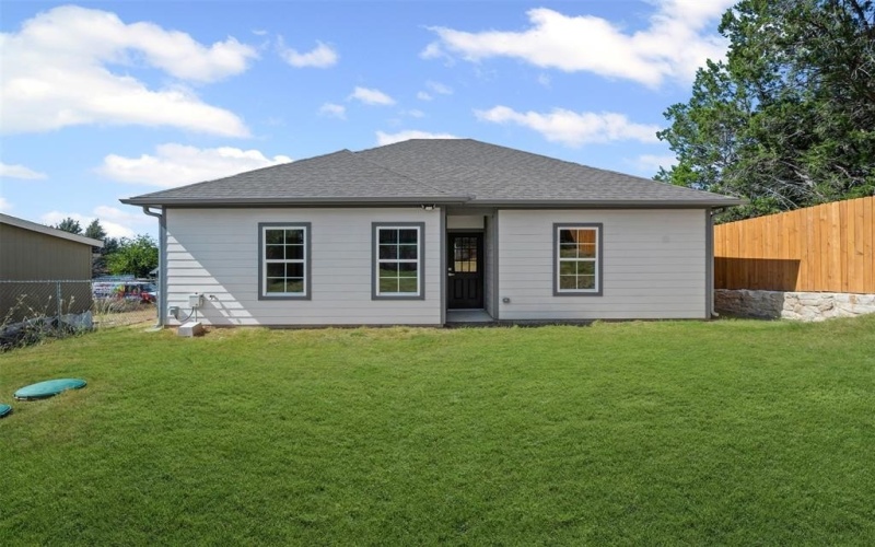 913 Pease River Drive, Granbury, TX 76048, 3 Bedrooms Bedrooms, ,2 BathroomsBathrooms,Residential,For Sale,913 Pease River Drive,0,21068628