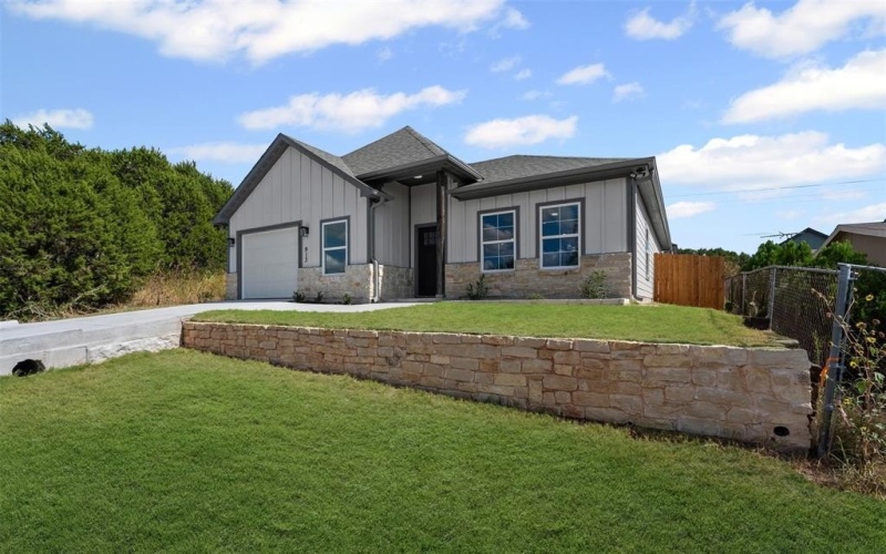 913 Pease River Drive, Granbury, TX 76048, 3 Bedrooms Bedrooms, ,2 BathroomsBathrooms,Residential,For Sale,913 Pease River Drive,0,21068628