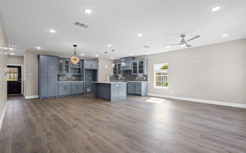 913 Pease River Drive, Granbury, TX 76048, 3 Bedrooms Bedrooms, ,2 BathroomsBathrooms,Residential,For Sale,913 Pease River Drive,0,21068628