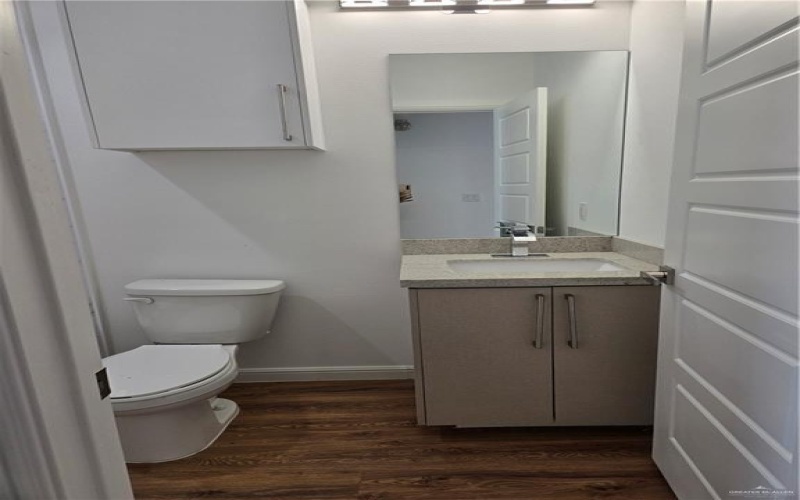 901 E Yuma Avenue #206, McAllen, TX 78503, 2 Bedrooms Bedrooms, ,2 BathroomsBathrooms,Residential,For Sale,901 E Yuma Avenue,429571