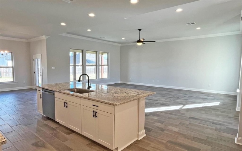 273 Woodcrest Drive, Stonewall, LA 71078, 3 Habitaciones Habitaciones , ,2 BañosBaños,Residential,En Venta,273 Woodcrest Drive,0,21068811