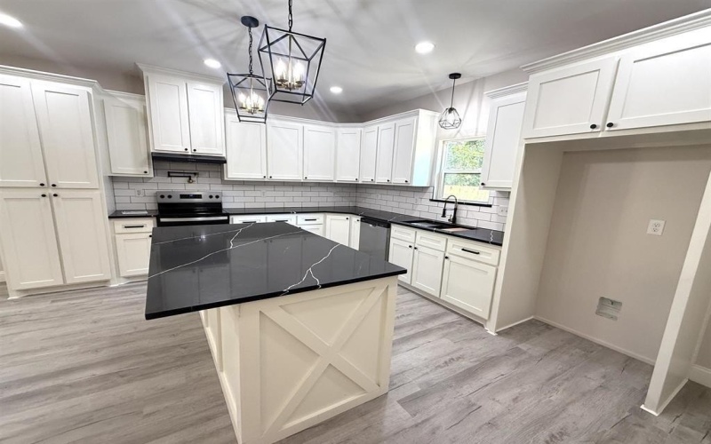 431 Cypress St, Pittsburg, TX 75686, 3 Bedrooms Bedrooms, ,2 BathroomsBathrooms,Residential,For Sale,431 Cypress St,0,21068816