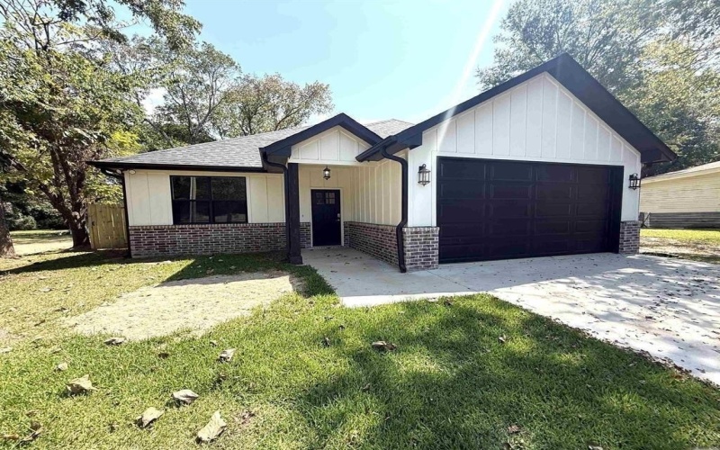 431 Cypress St, Pittsburg, TX 75686, 3 Bedrooms Bedrooms, ,2 BathroomsBathrooms,Residential,For Sale,431 Cypress St,0,21068816