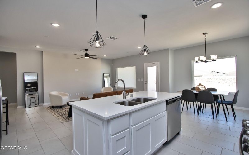 15237 Gauge Court, El Paso, TX 79938, 4 Habitaciones Habitaciones , ,1 BañoBaños,Residential,En Venta,15237 Gauge Court,0,921680