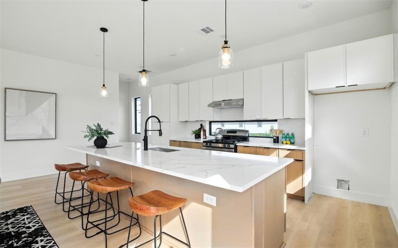4611 Fairmount Street #102, Dallas, TX 75219, 2 Bedrooms Bedrooms, ,2 BathroomsBathrooms,Residential,For Sale,4611 Fairmount Street,0,21069287