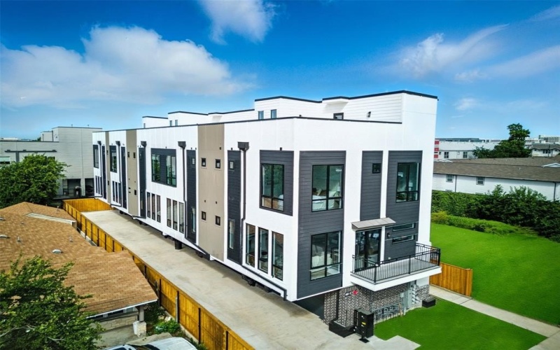 4611 Fairmount Street #102, Dallas, TX 75219, 2 Bedrooms Bedrooms, ,2 BathroomsBathrooms,Residential,For Sale,4611 Fairmount Street,0,21069287