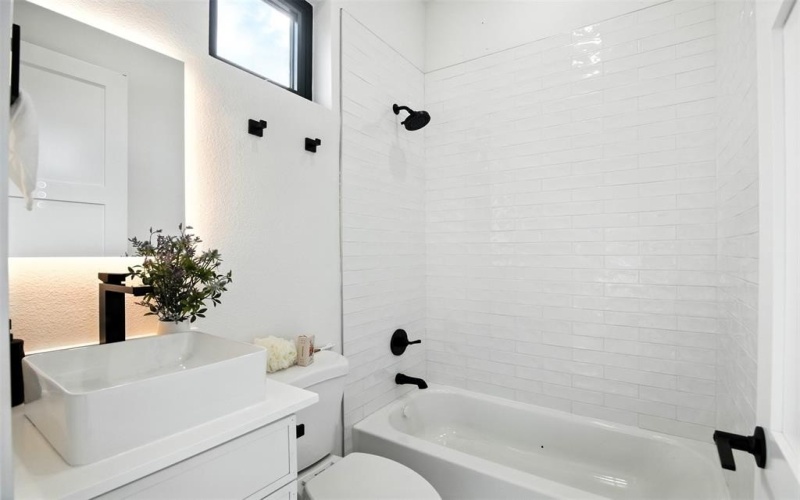 4611 Fairmount Street #102, Dallas, TX 75219, 2 Bedrooms Bedrooms, ,2 BathroomsBathrooms,Residential,For Sale,4611 Fairmount Street,0,21069287