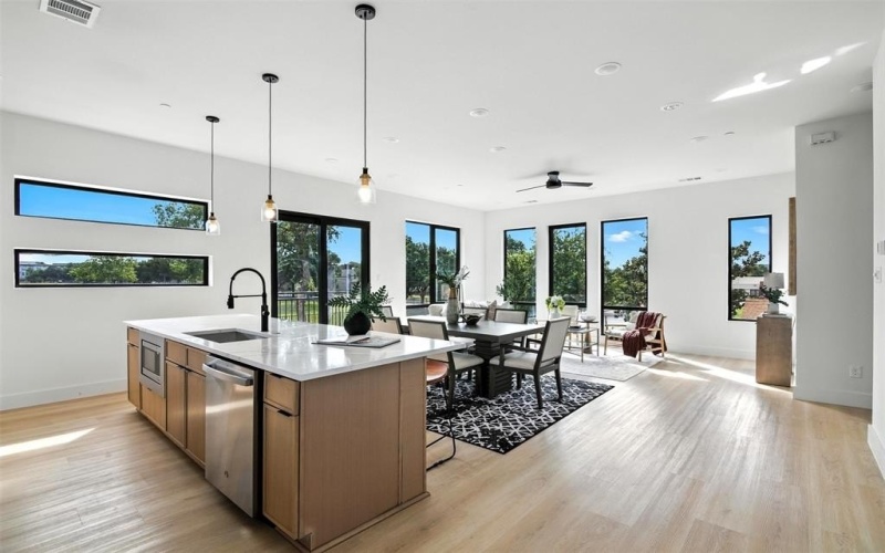 4611 Fairmount Street #102, Dallas, TX 75219, 2 Bedrooms Bedrooms, ,2 BathroomsBathrooms,Residential,For Sale,4611 Fairmount Street,0,21069287