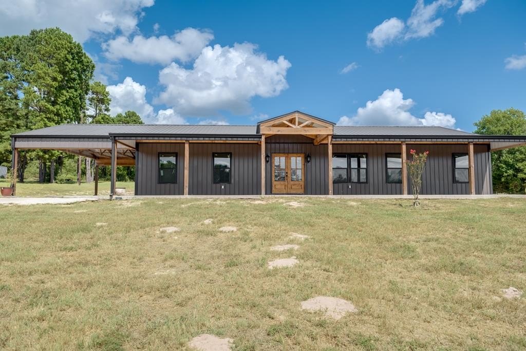 10299 E FM 323, PALESTINE, TX 75801, 3 Bedrooms Bedrooms, ,2 BathroomsBathrooms,Residential,For Sale,10299 E FM 323,0,101587