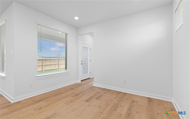 705 Salamander Street, San Marcos, TX 78666, 4 Habitaciones Habitaciones , ,2 BañosBaños,Residential,En Venta,705 Salamander Street,0,593617