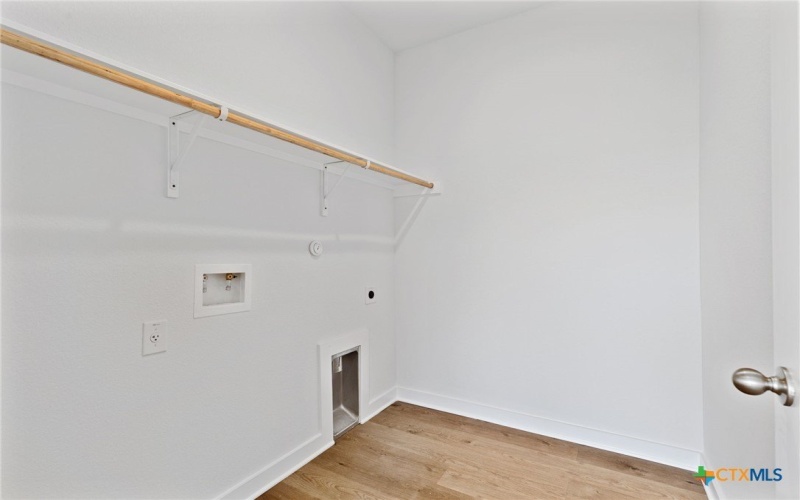 705 Salamander Street, San Marcos, TX 78666, 4 Habitaciones Habitaciones , ,2 BañosBaños,Residential,En Venta,705 Salamander Street,0,593617