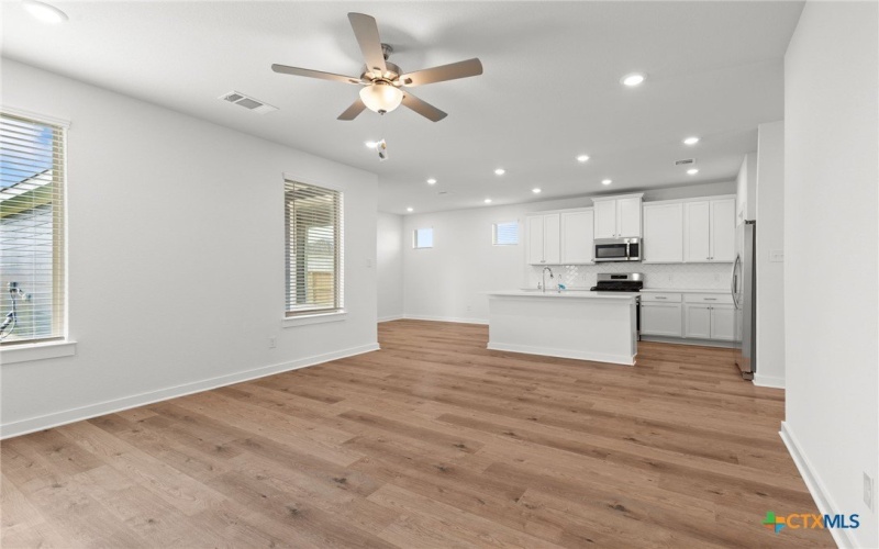 705 Salamander Street, San Marcos, TX 78666, 4 Habitaciones Habitaciones , ,2 BañosBaños,Residential,En Venta,705 Salamander Street,0,593617